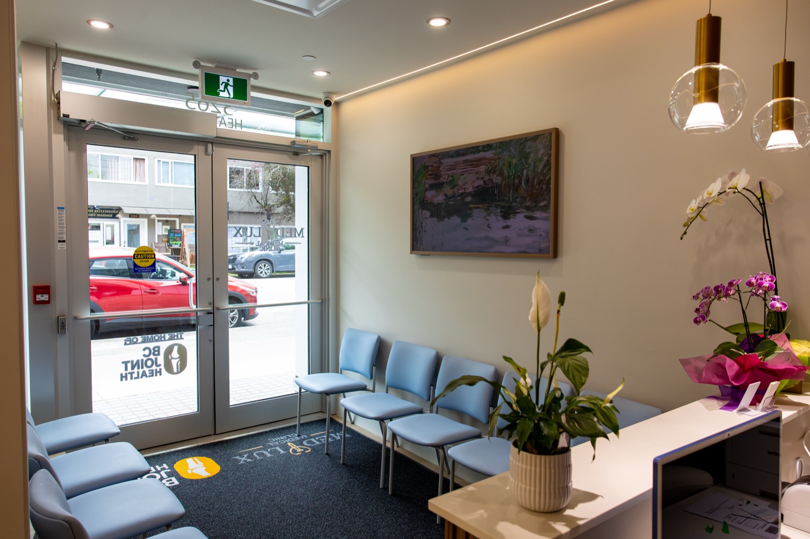MedLux Medical entrance and waiting area